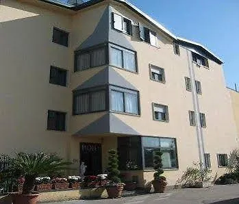 Faraone 3* Cercola